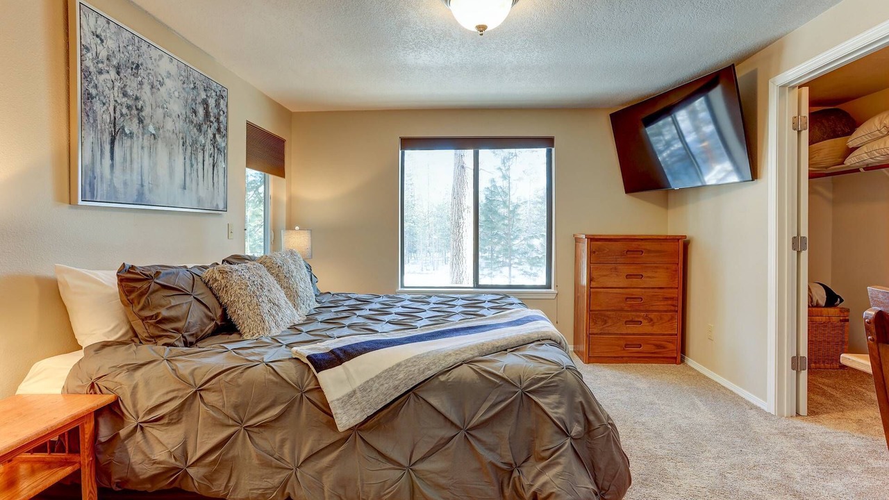 Photo of Bedroom in Three Rivers