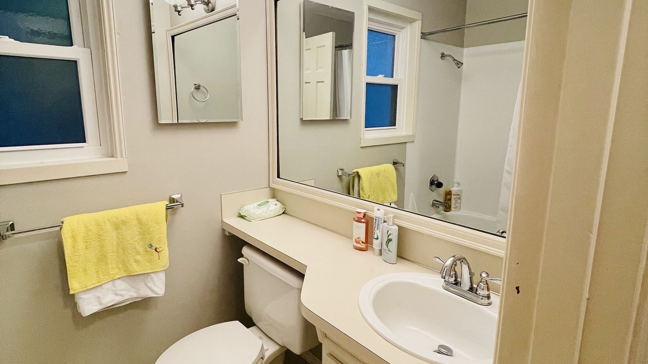 Photo of Bathroom in East Lake Hills