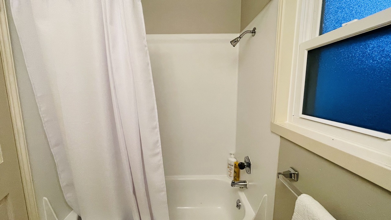 Photo of Bathroom in East Lake Hills
