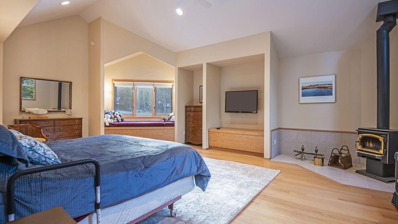 Photo of Bedroom in Black Butte Ranch