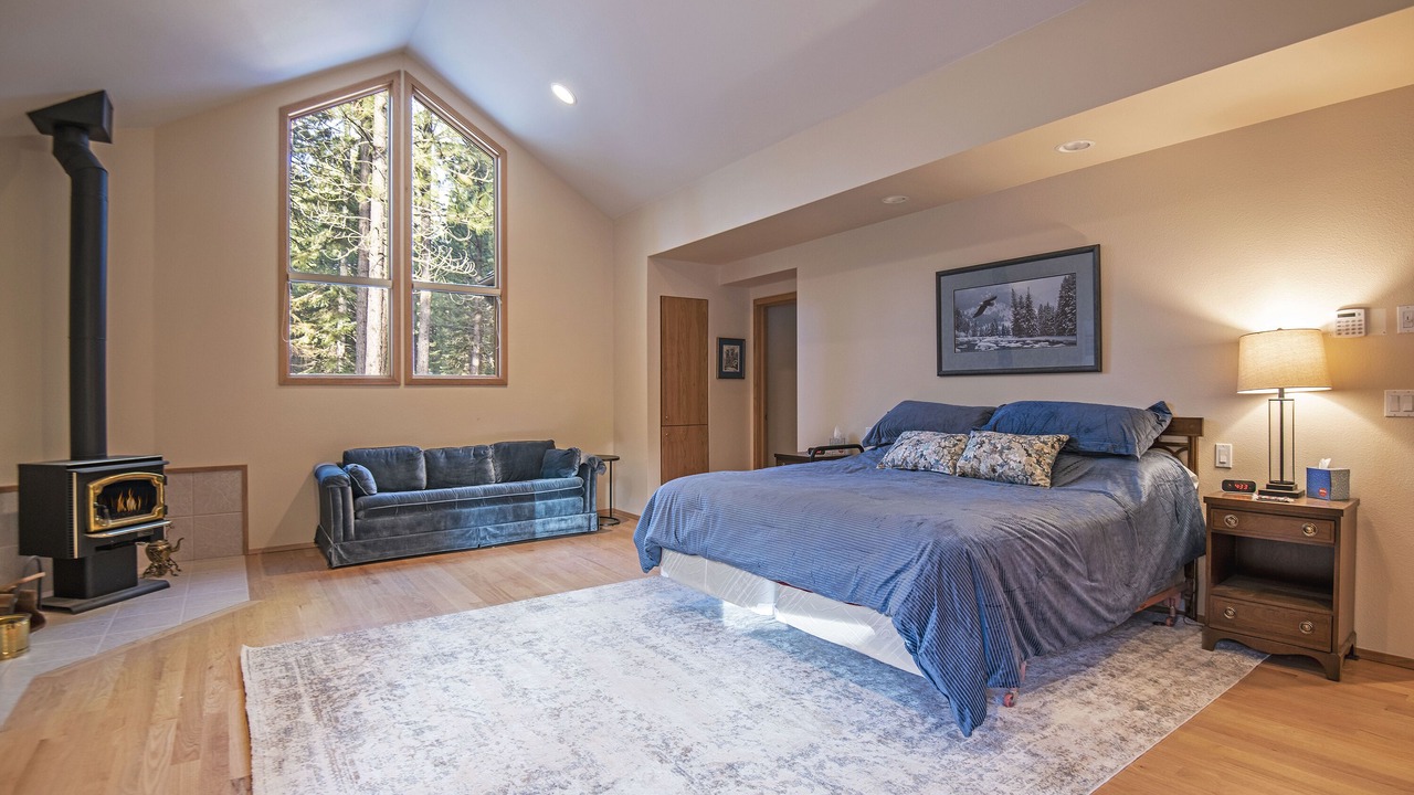 Photo of Bedroom in Black Butte Ranch