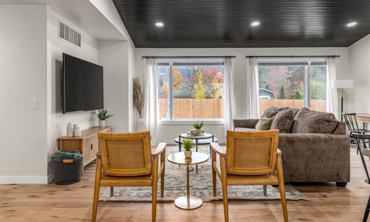 Photo of Livingroom in Graystone