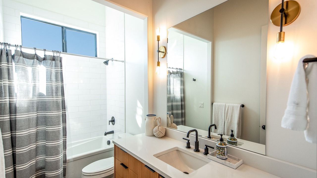 Photo of Bathroom in Manson