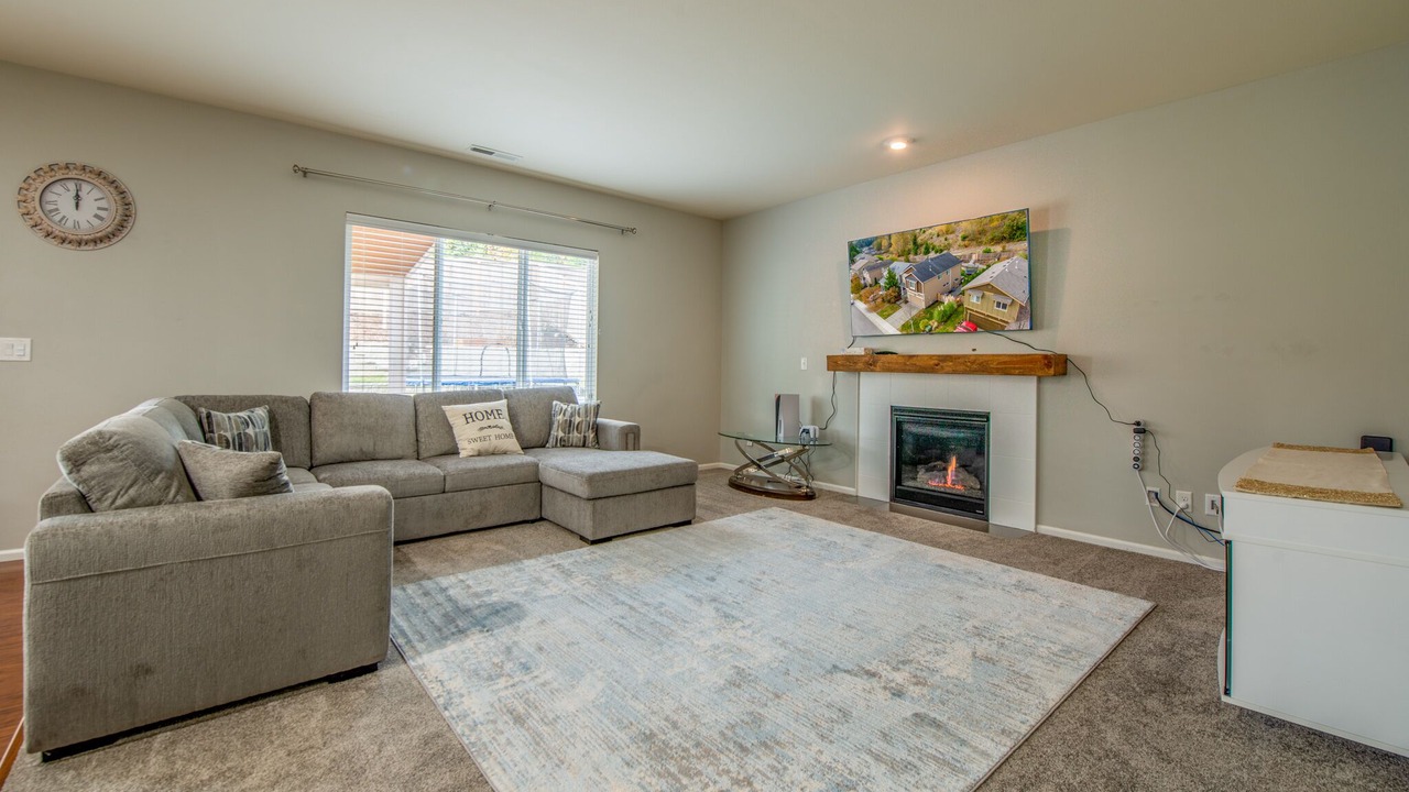 Photo of Livingroom in Bonney Lake