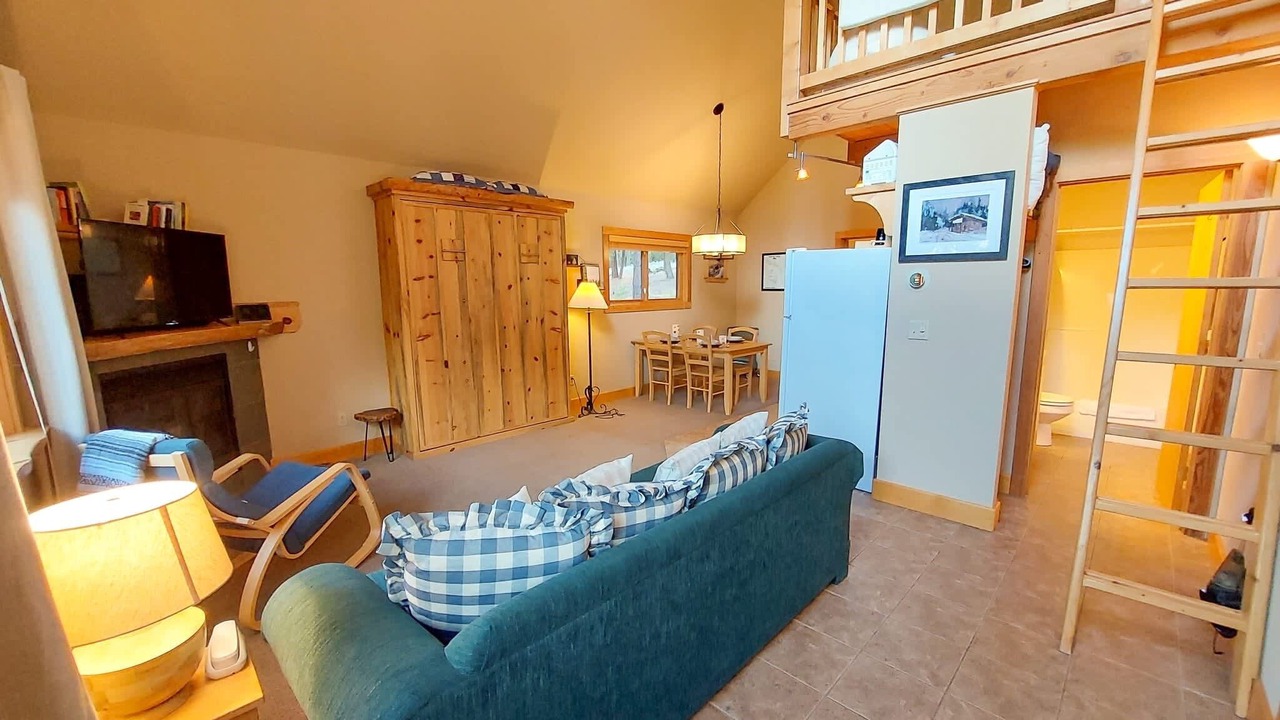 Photo of Livingroom in Mazama