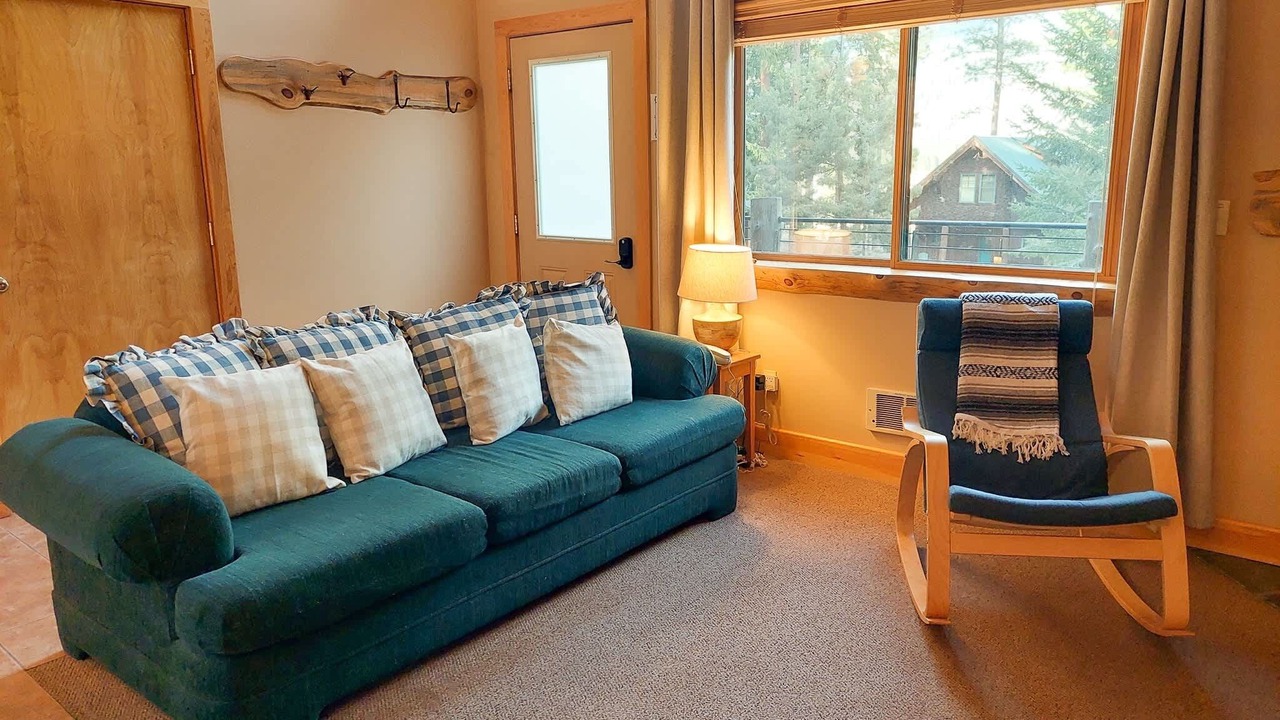 Photo of Livingroom in Mazama