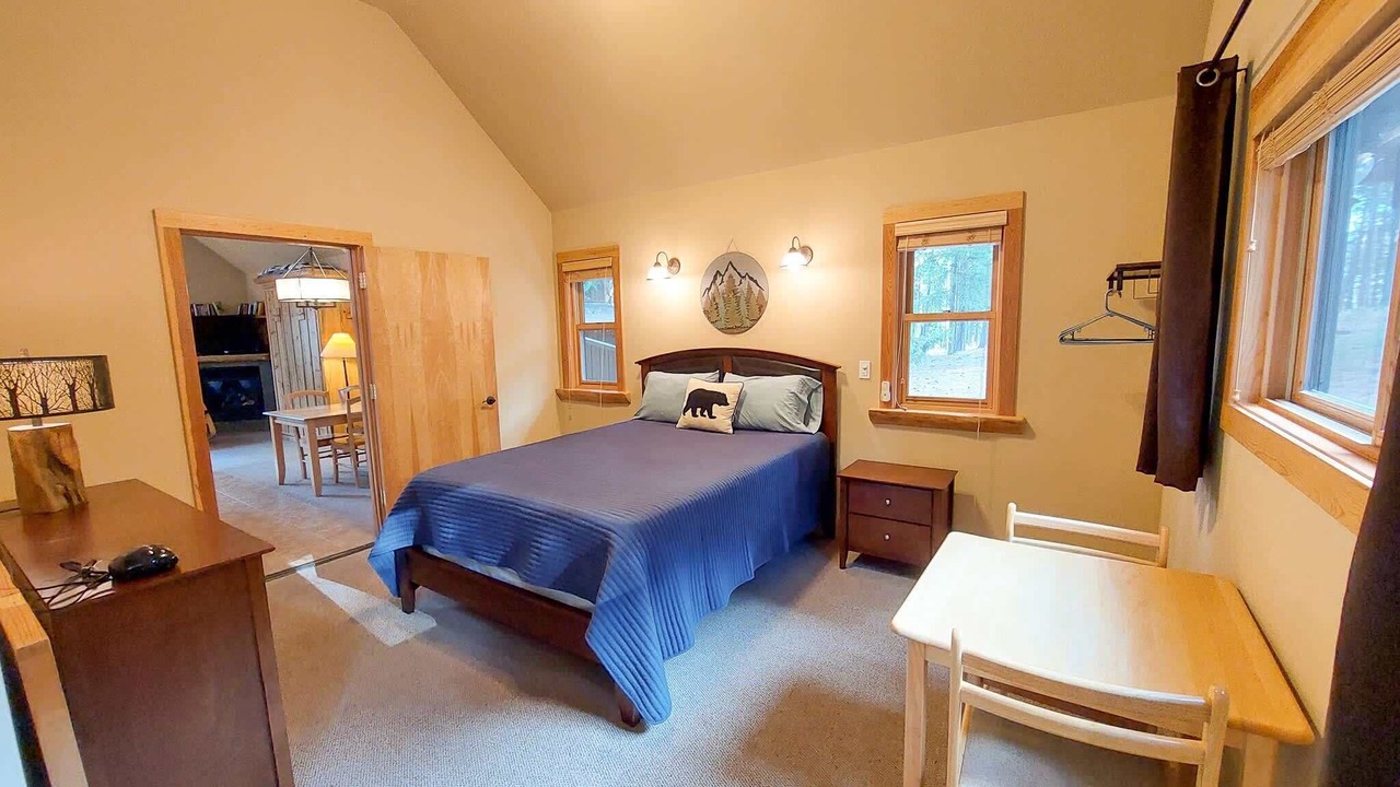 Photo of Bedroom in Mazama