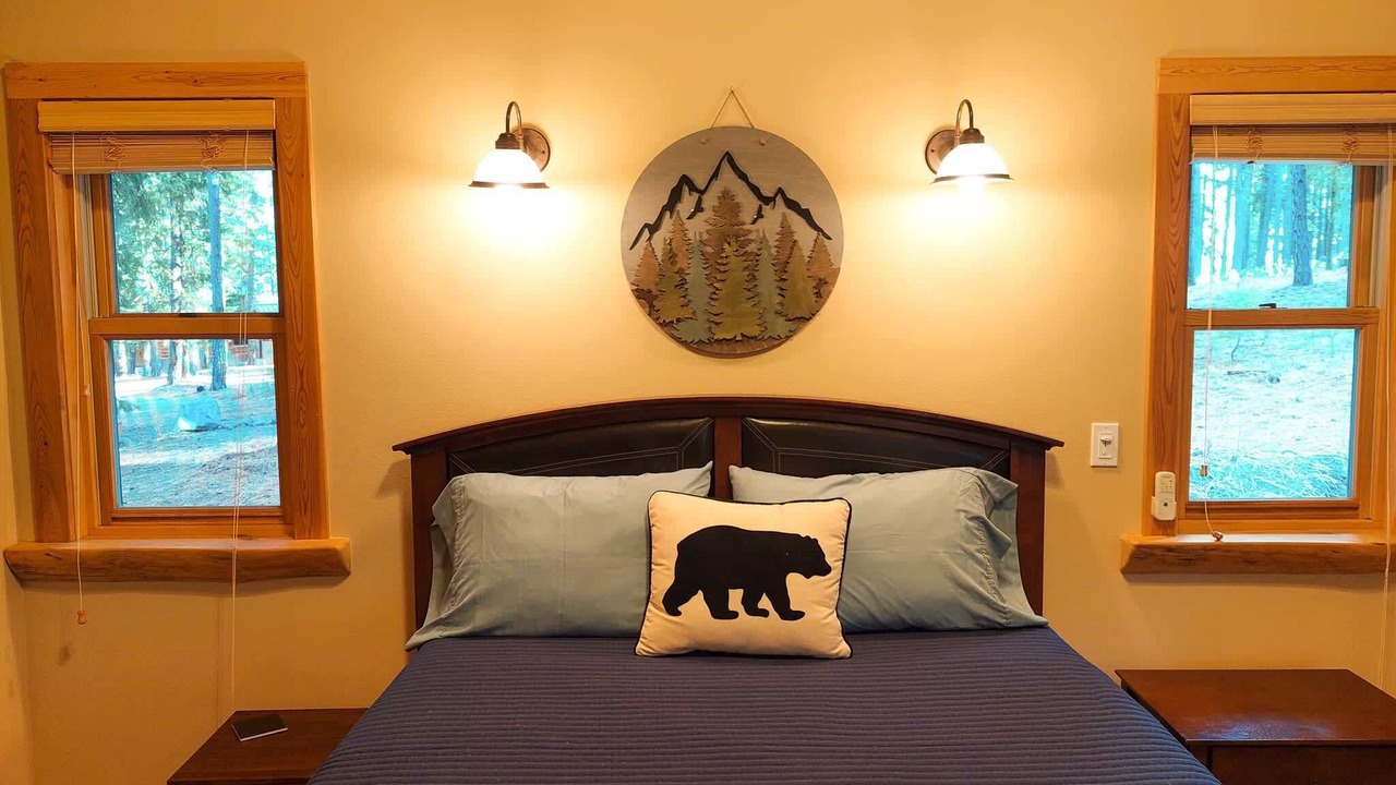 Photo of Bedroom in Mazama
