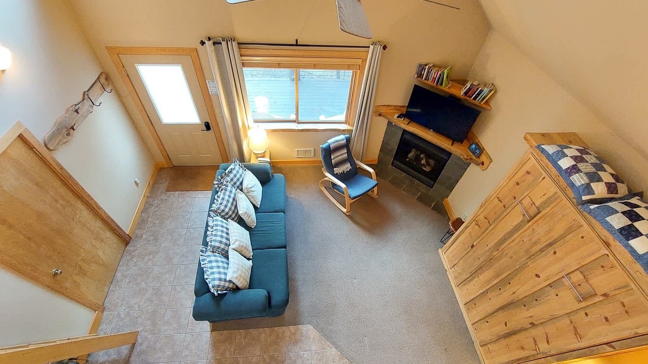 Photo of Livingroom in Mazama