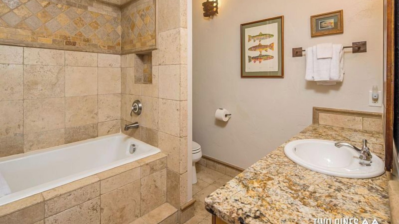 Photo of Bathroom in Saddle Ridge