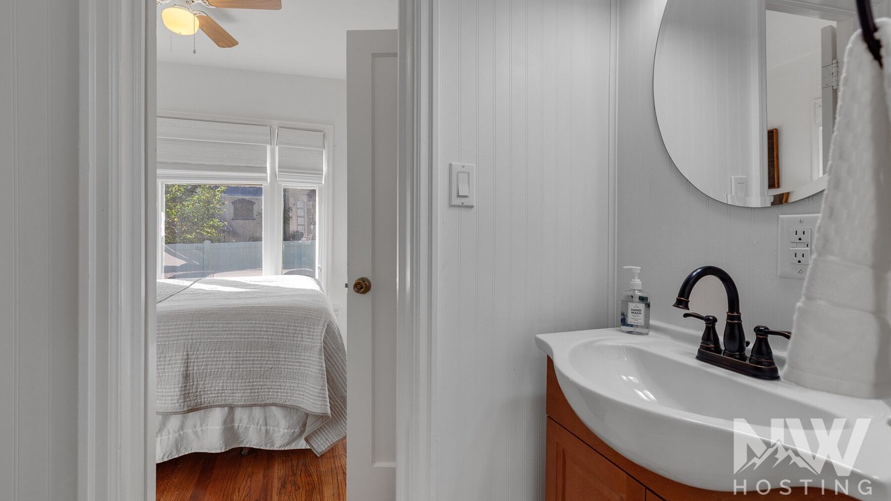 Photo of Bathroom in Garden District