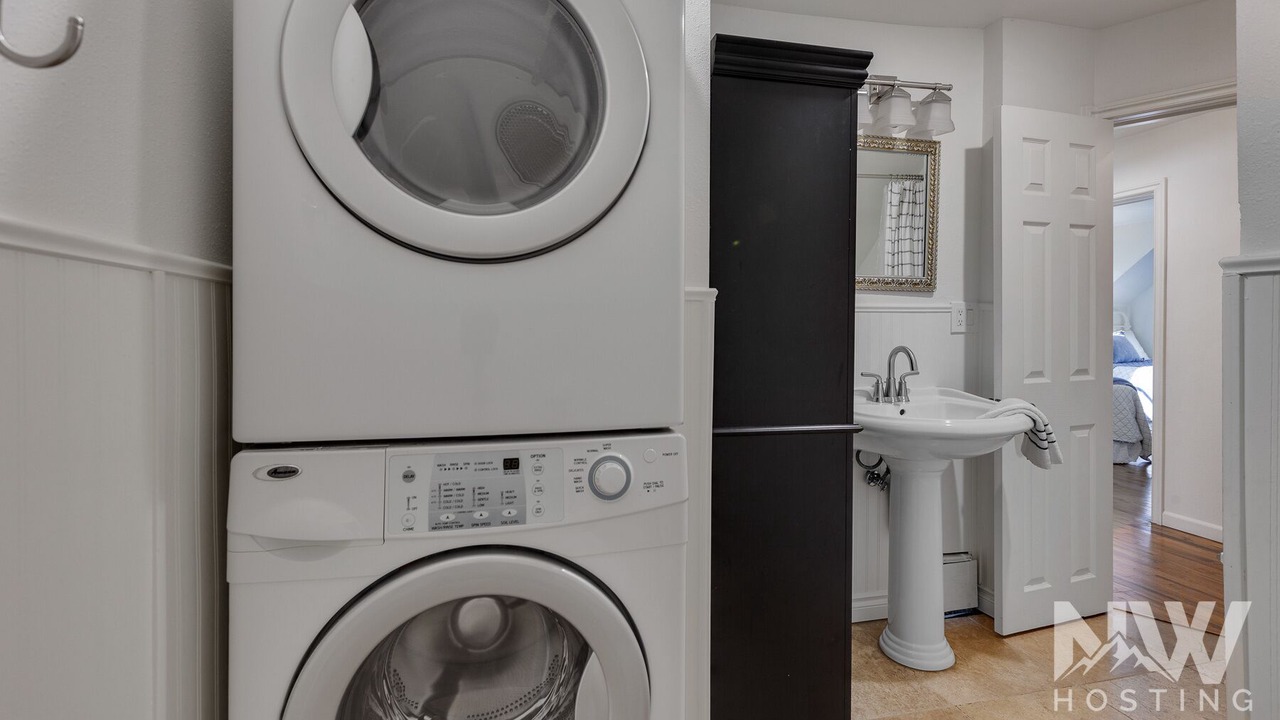 Photo of Bathroom in Garden District
