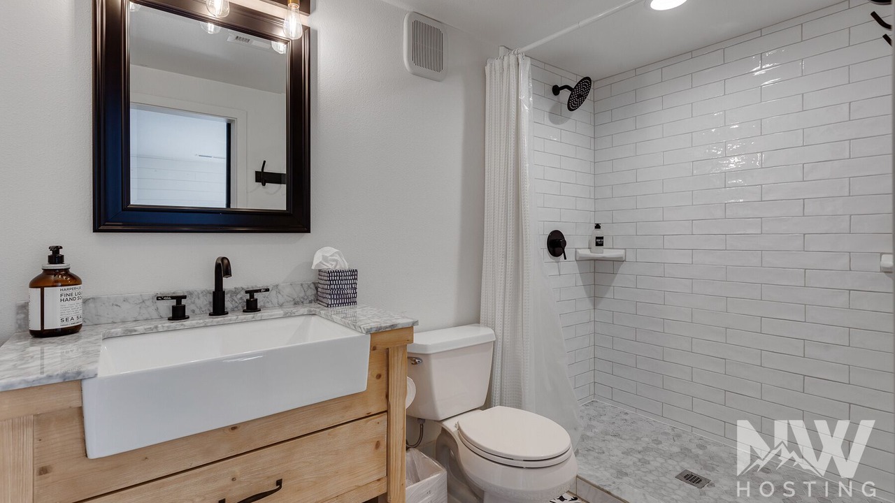Photo of Bathroom in Garden District