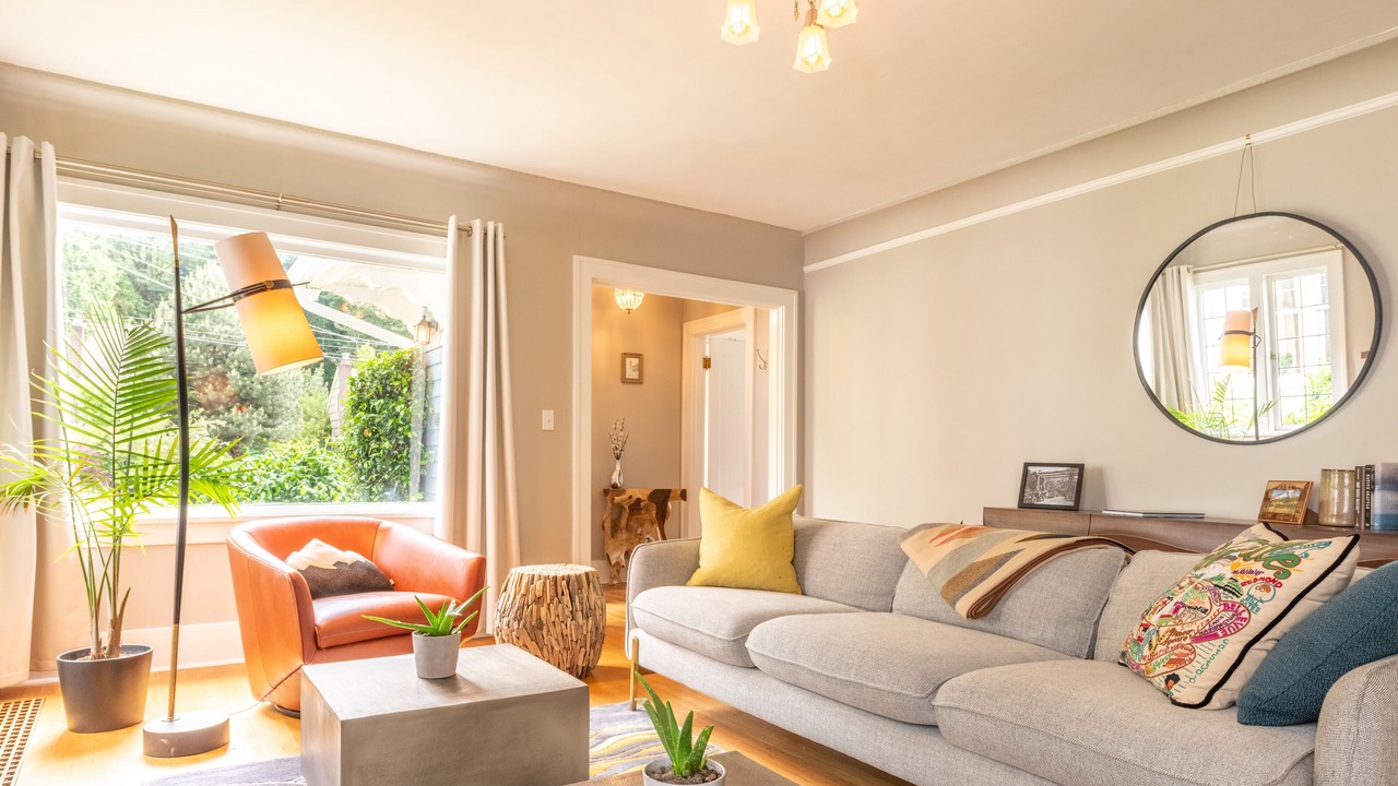 Photo of Livingroom in Montlake