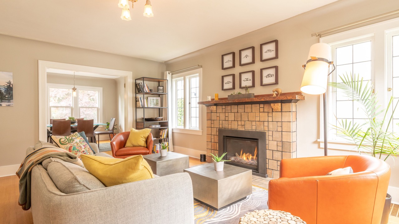 Photo of Livingroom in Montlake