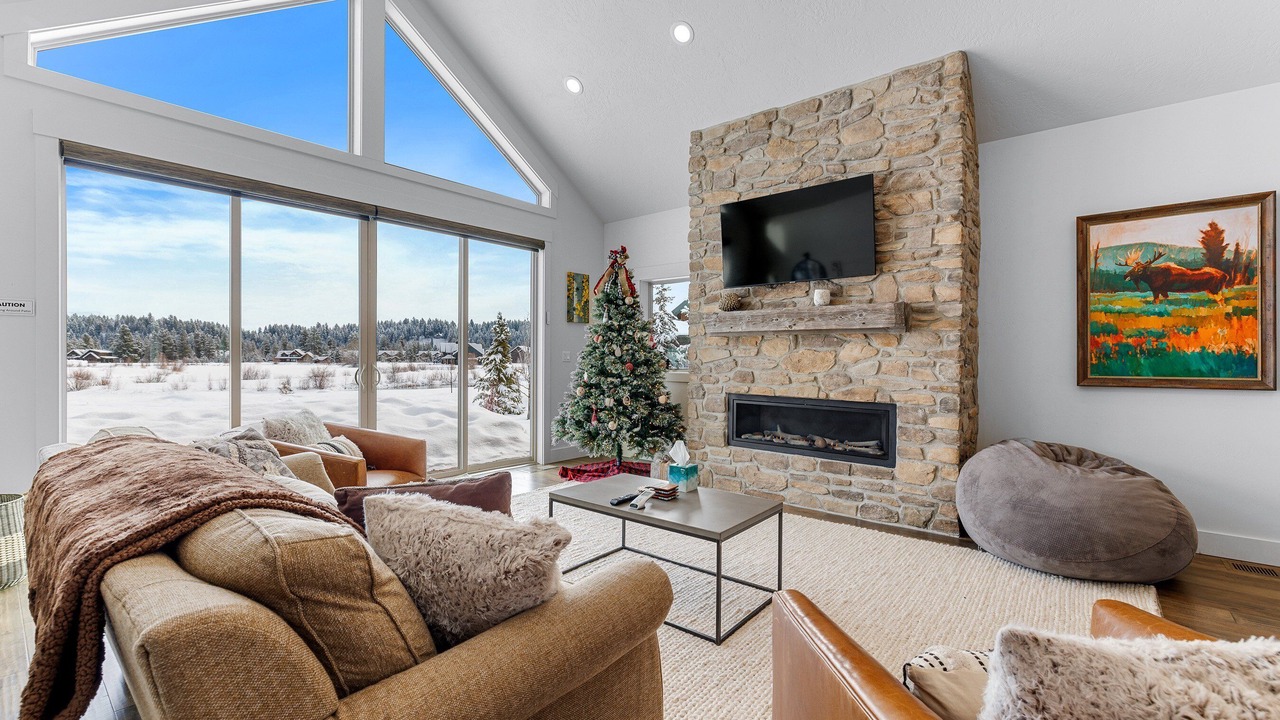 Photo of Livingroom in McCall