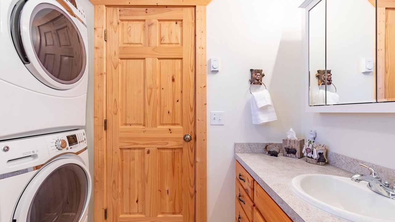 Photo of Bathroom in Island Park