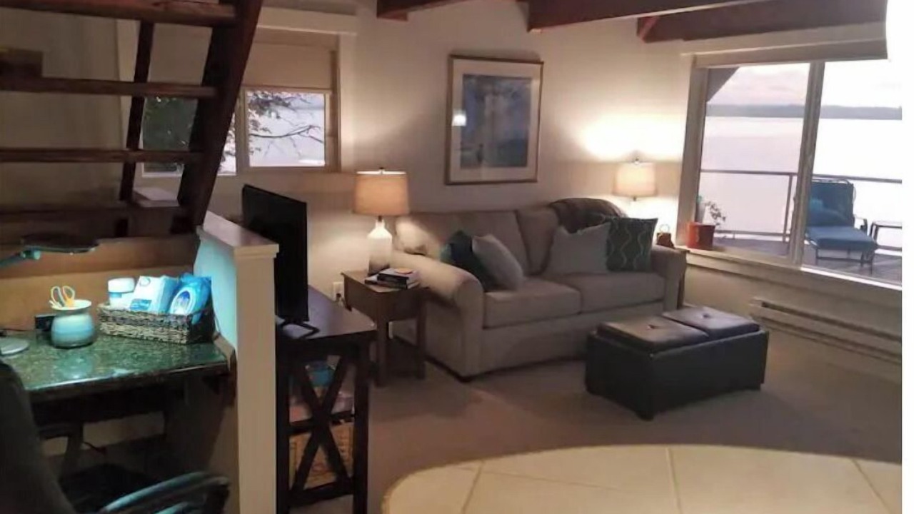 Photo of Livingroom in Lakebay