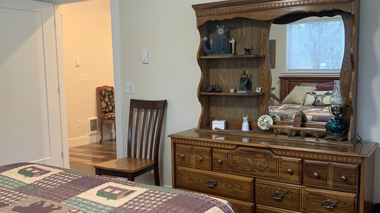Photo of Bedroom in Shady Cove