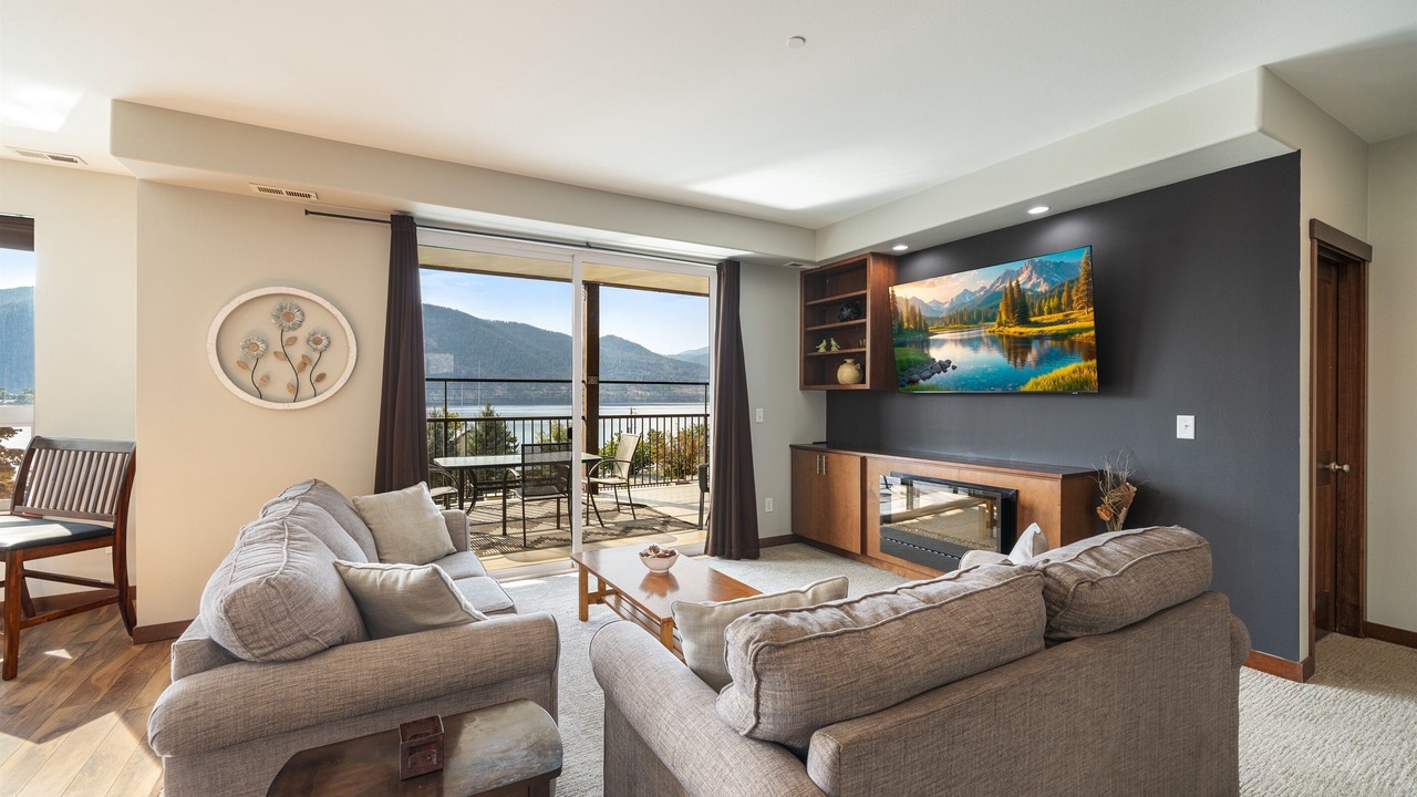 Photo of Livingroom in Manson
