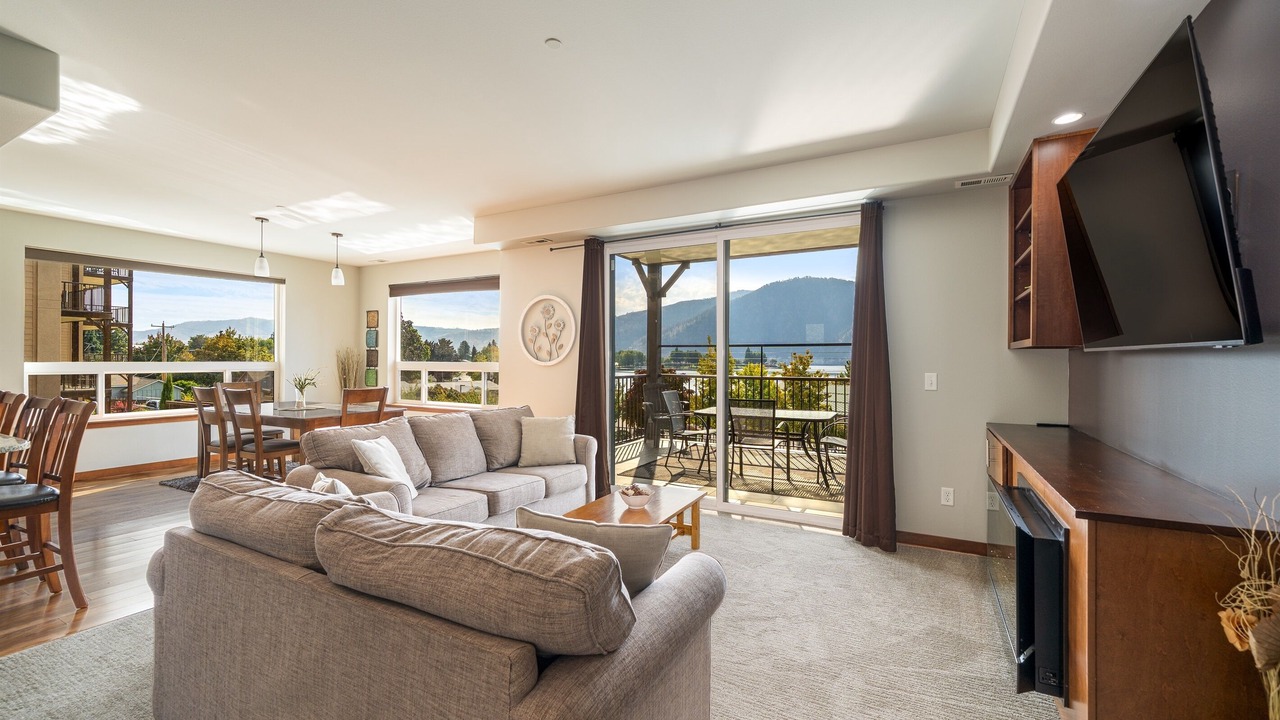 Photo of Livingroom in Manson