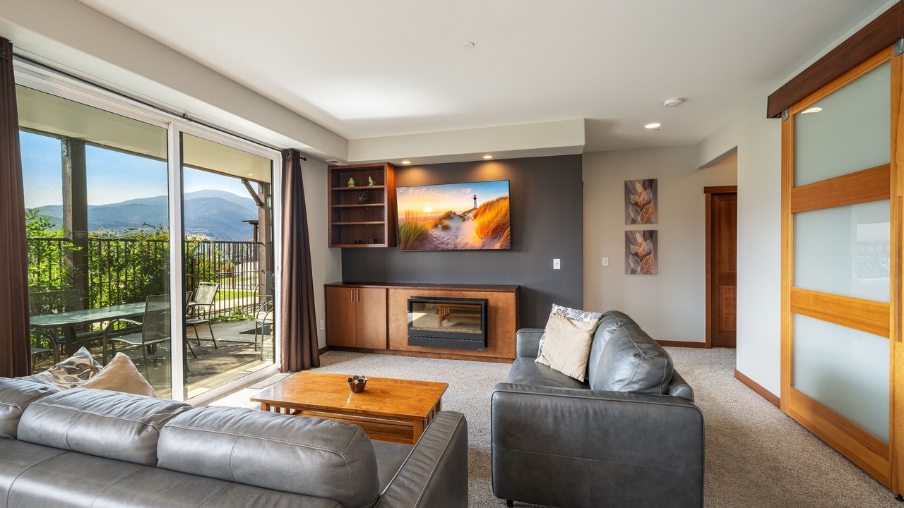 Photo of Livingroom in Manson