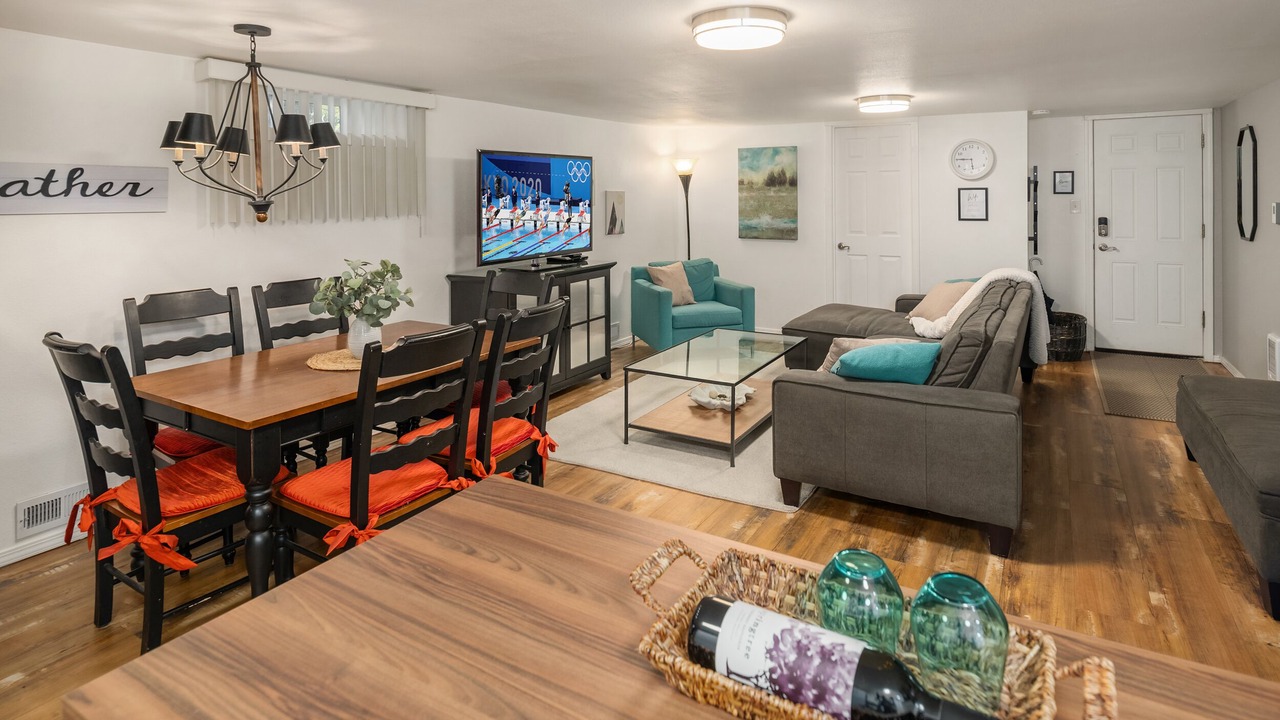 Photo of Livingroom in Three Tree Point