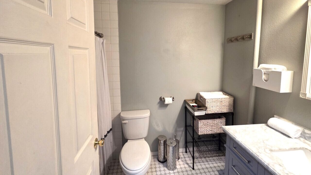 Photo of Bathroom in Sunset