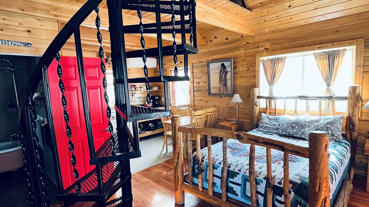 Photo of Bedroom in Salmon