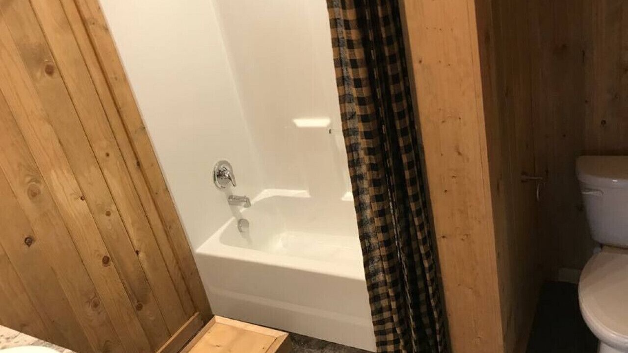 Photo of Bathroom in Island Park