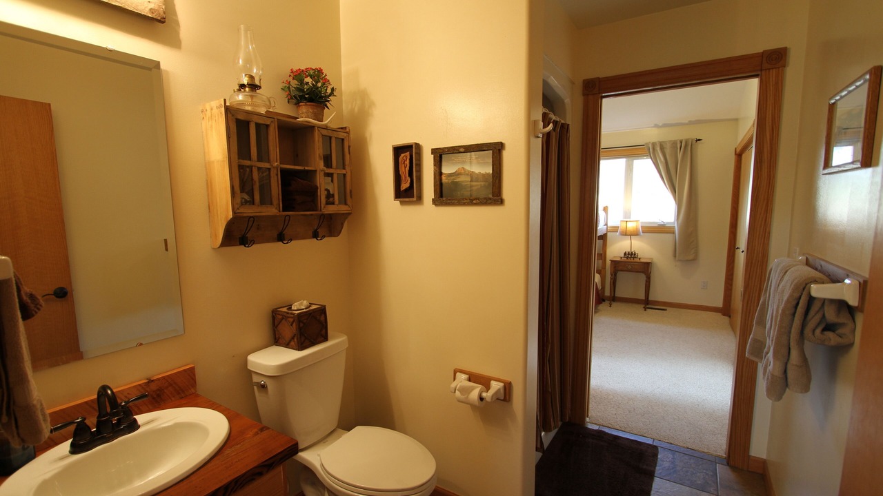 Photo of Bathroom in Gardiner