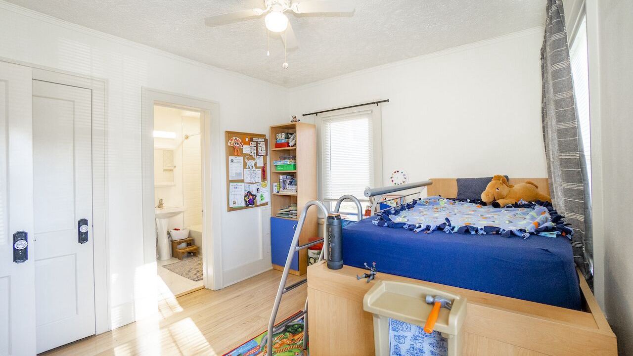 Photo of Bedroom in Aksarben - Elmwood Park