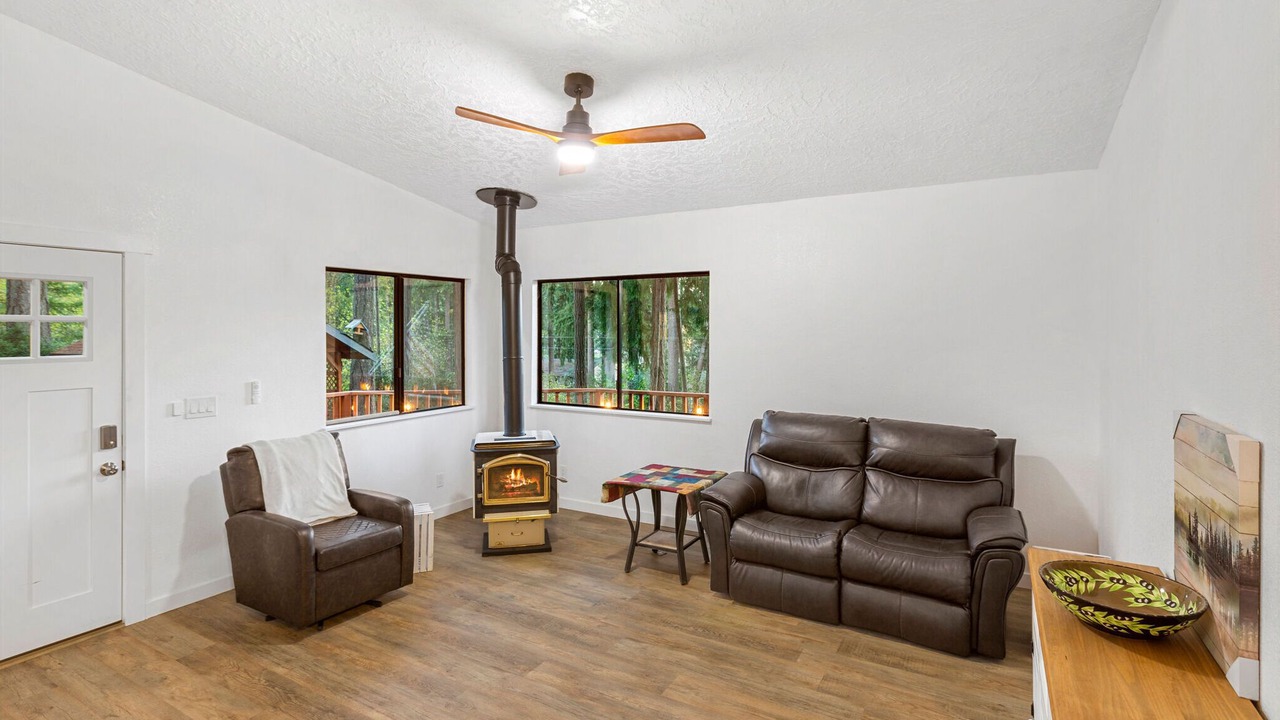 Photo of Livingroom in Lakebay