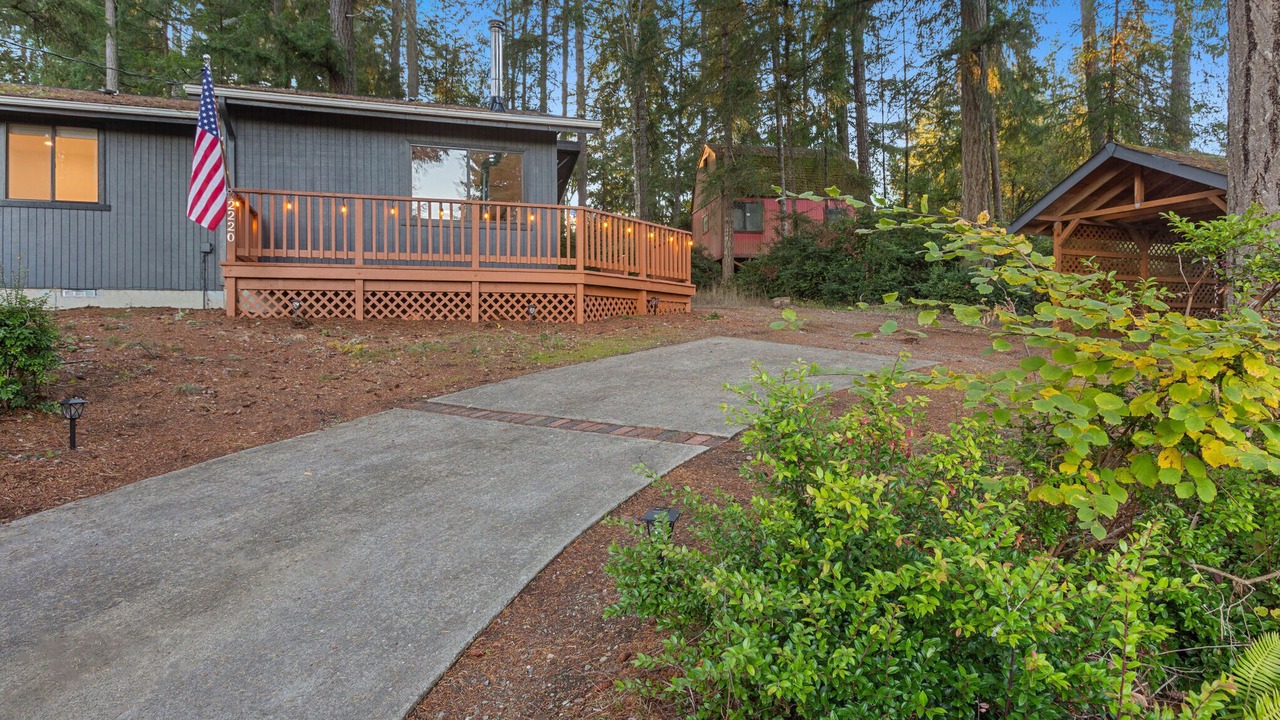 Photo of Outdoor in Lakebay