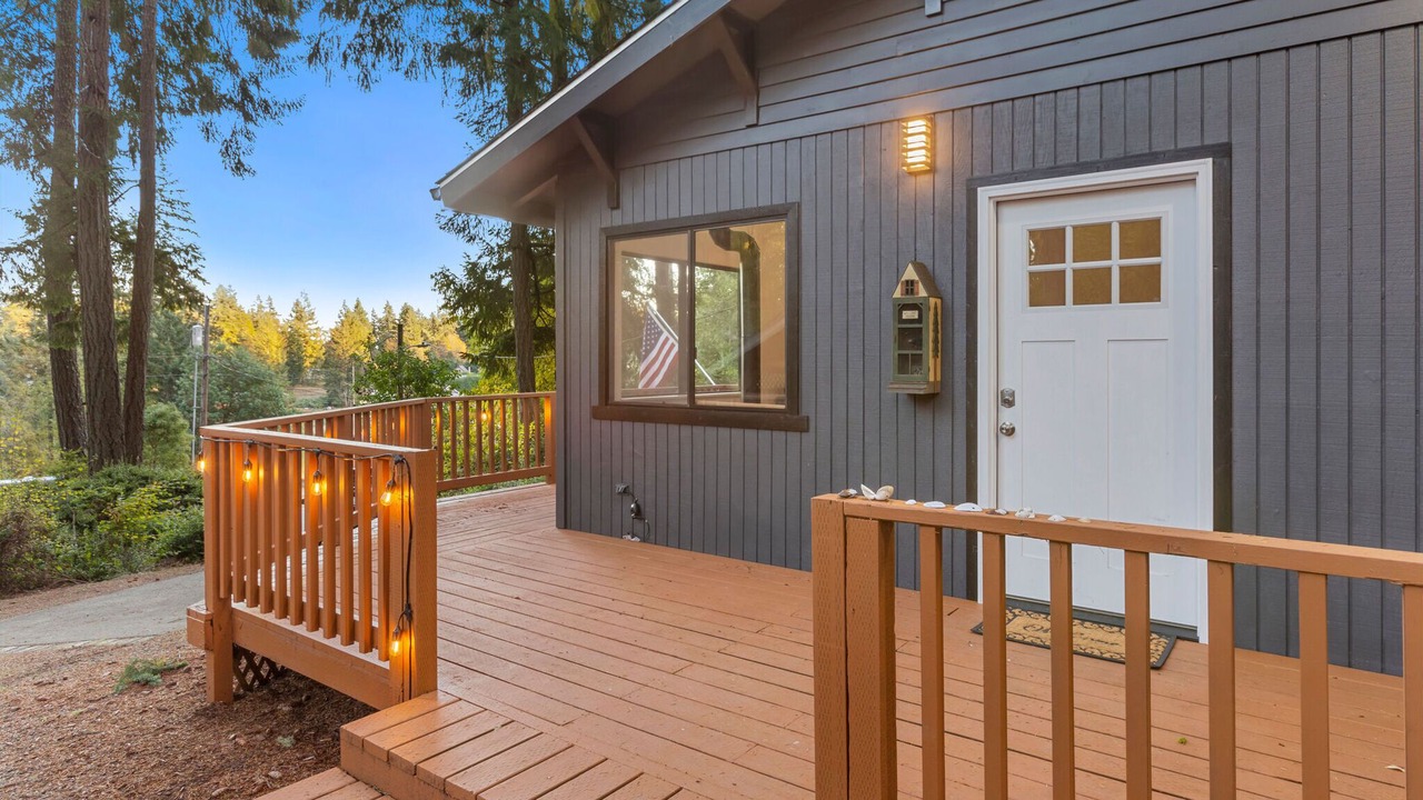 Photo of Patio Balcony in Lakebay