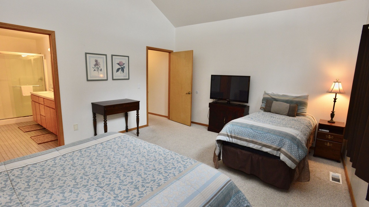 Photo of Bedroom in Cascade