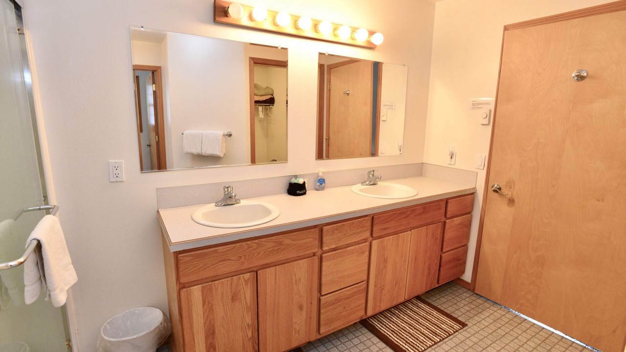 Photo of Bathroom in Cascade