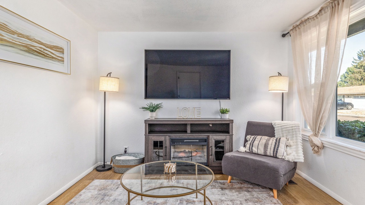 Photo of Livingroom in West Bench