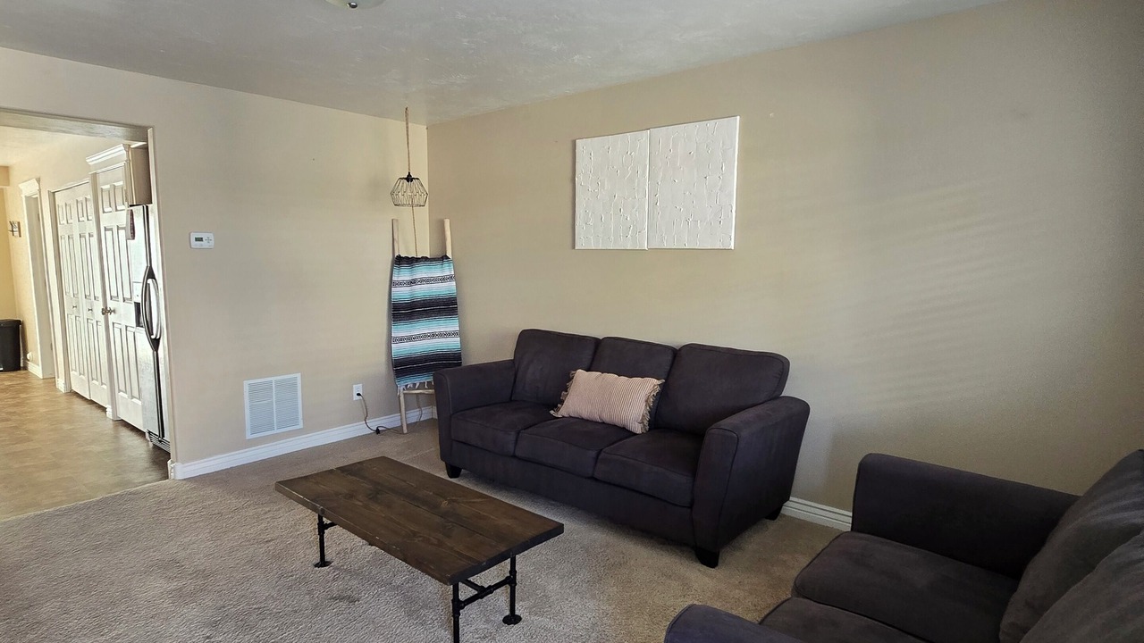 Photo of Livingroom in Ammon
