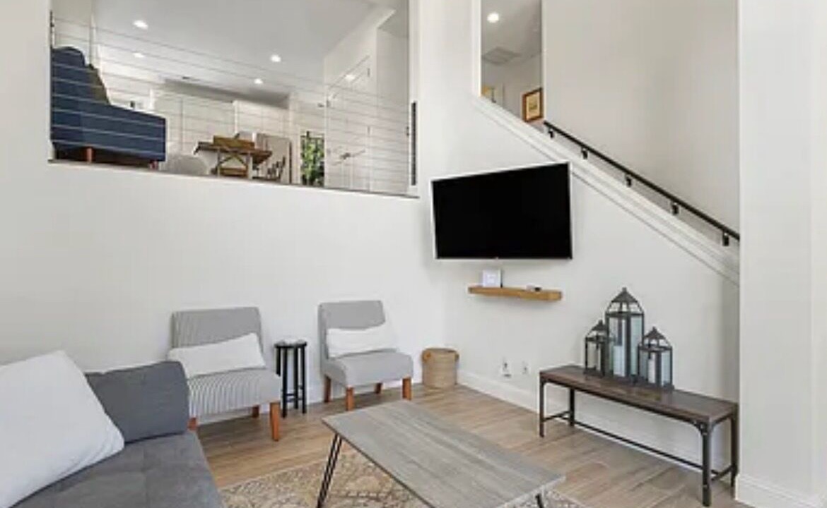 Photo of Livingroom in West Central