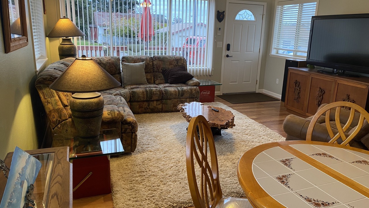 Photo of Livingroom in Port Angeles