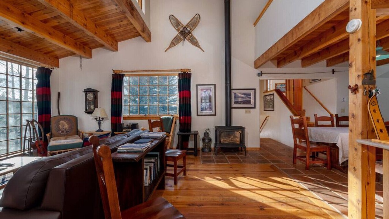 Photo of Livingroom in Victor
