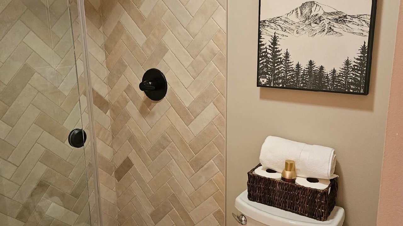 Photo of Bathroom in Overlook Park
