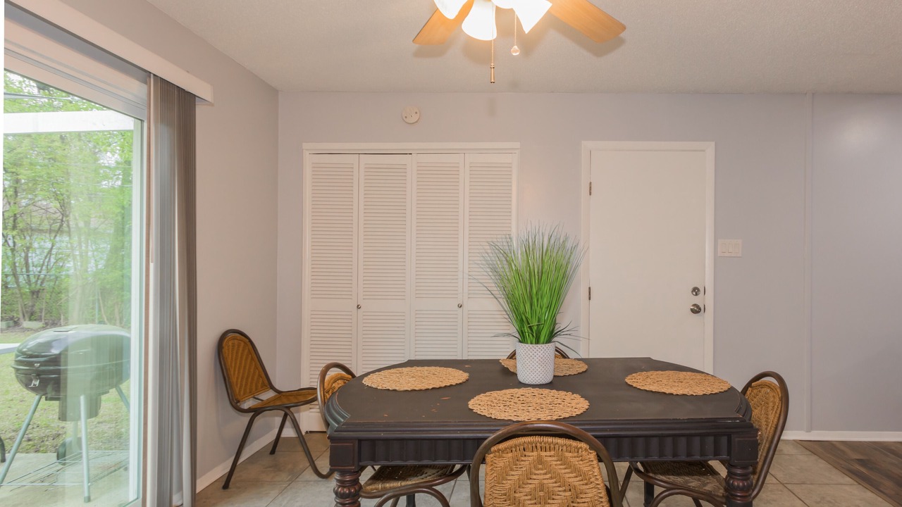 Photo of Livingroom in Jacksonville