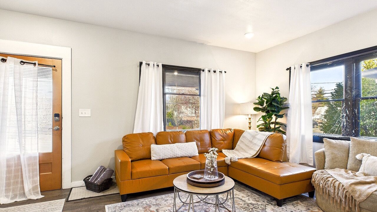 Photo of Livingroom in Albany