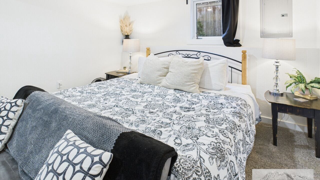 Photo of Bedroom in Albany
