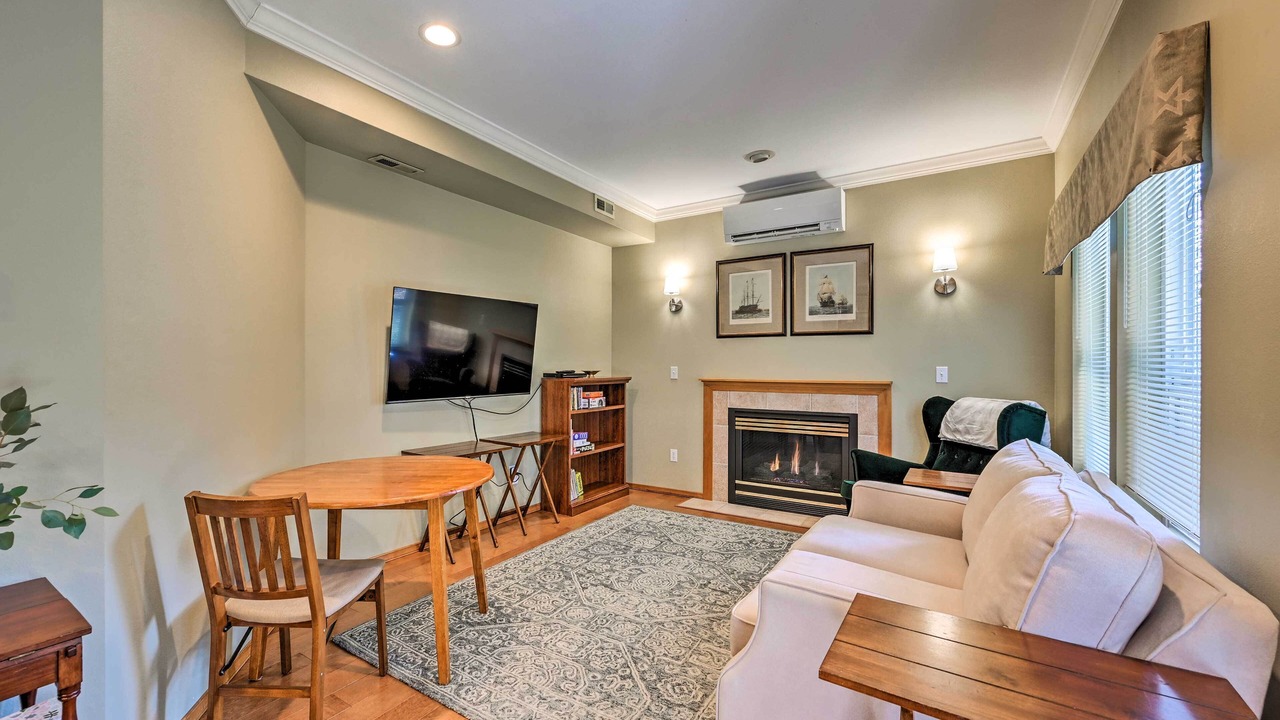 Photo of Livingroom in Edmonds