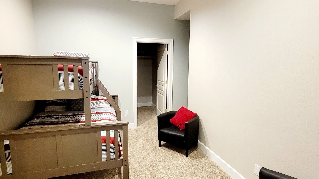 Photo of Bedroom in Happy Valley