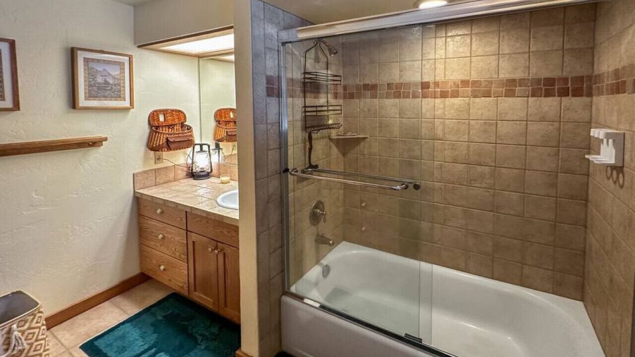 Photo of Bathroom in Cascade