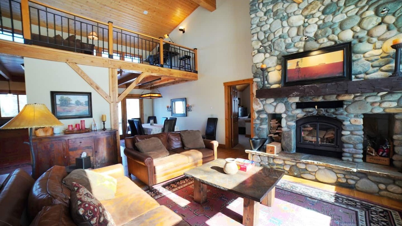 Photo of Livingroom in Victor